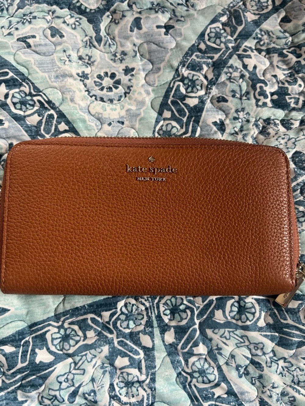 kate spade tan pebbled leather zip wallet